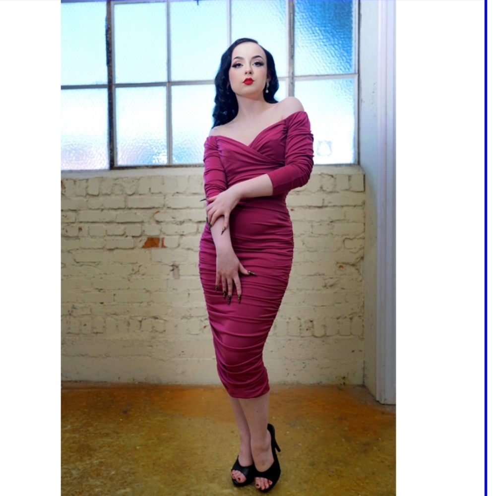 Laura byrnes Monica wiggle dress